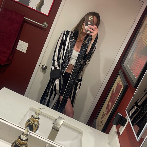 We Are HAH Black and White Striped Robe - Picture 6 of 10